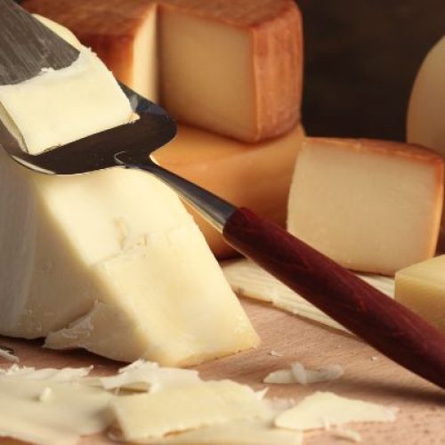 Scopri la tradizione nella produzione di caciocavallo ad Acri